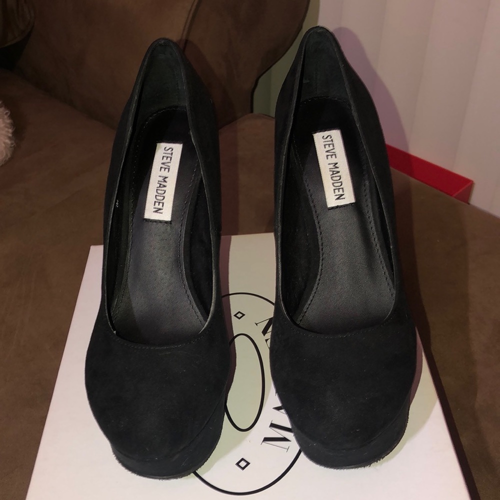 Suede wedge